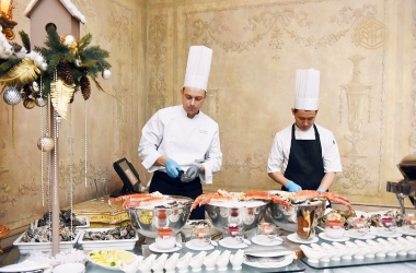 land arrangement umroh royal tour snack eksklusif dan makanan ekstra​